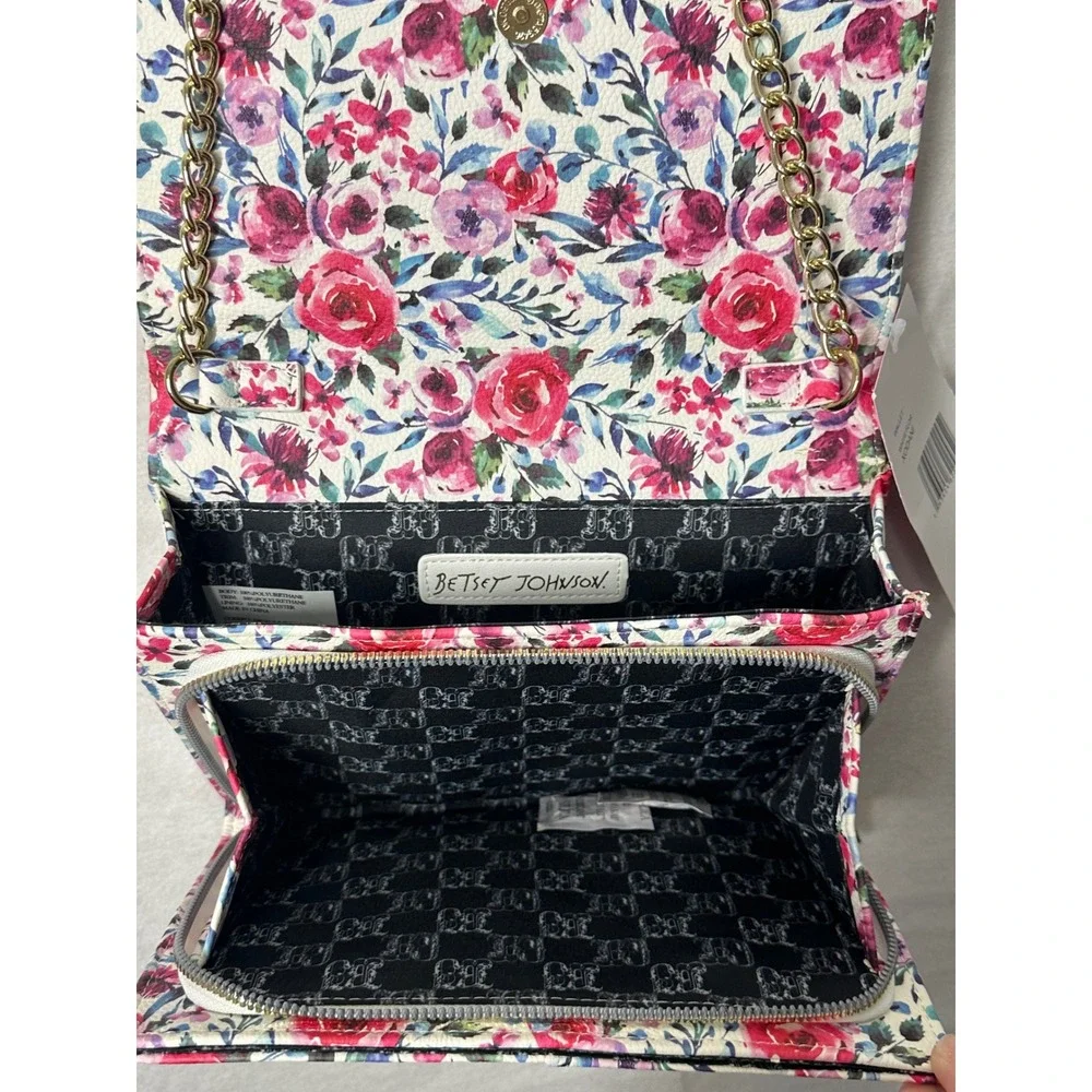 NWT‎ Betsey Johnson Wallet White Floral Print Chain Strap Bow Accent